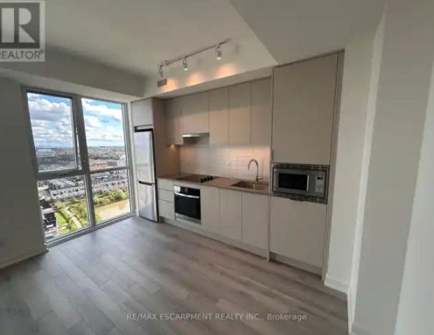 1808 - 3079 TRAFALGAR ROAD | 1808 - 3079 TRAFALGAR ROAD, Oakville - Photo 1