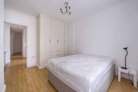 3 bedroom flat to rent - Photo 4