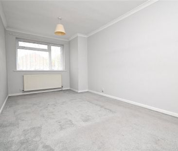 2 bedroom ground floor flat to rent - Photo 3