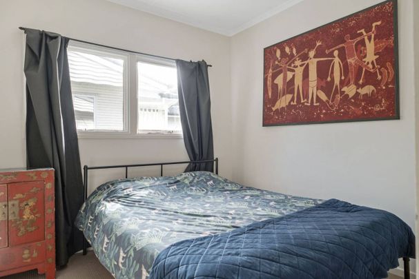 Family Home in Prime Location! - Photo 1