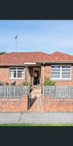 Sunny Family Home Near UNSW & North-Facing Living - Photo 3