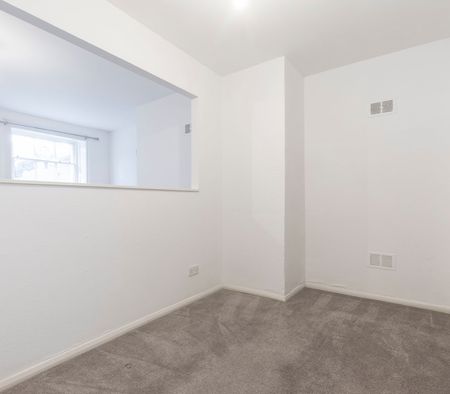 Bath Road, Cheltenham GL53 7JX - Photo 2