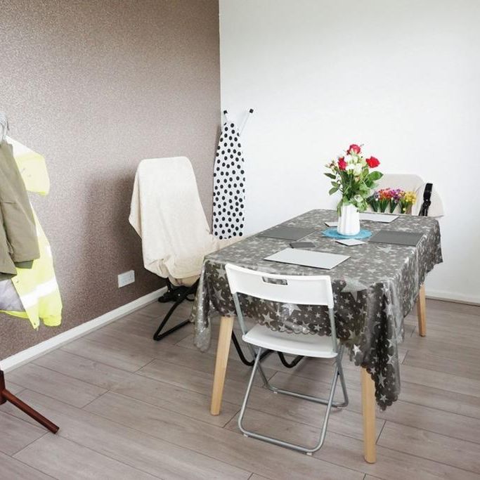 2 bedroom property to rent - Photo 1