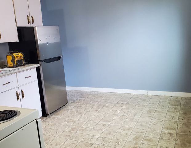 300-130 - F53 - 1900 Strathcona Avenue - 1 - Photo 1