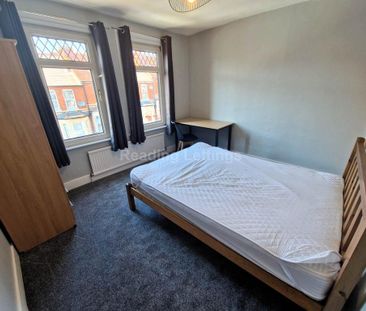 3 bedroom terraced house to rent - Photo 6