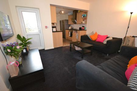 Price £3,750 pcm - Available Now - Furnished - Photo 2