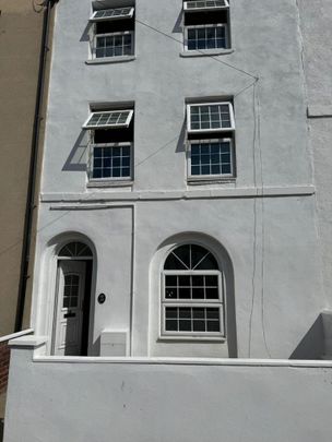5 bedroom terraced house to rent - Photo 1