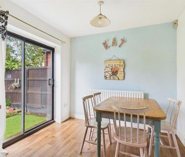 3 bedroom detached house to rent - Photo 3