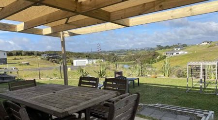 FOR RENT - NEAR NEW THREE BEDROOM TWO BATHROOM HOME - 640 PER WEEK - Photo 5