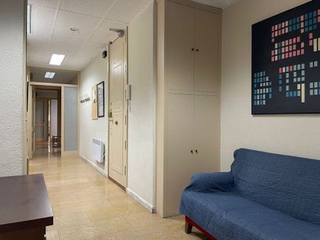 Carrer de Mallorca, Barcelona, Catalonia - Photo 5