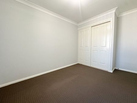 Sun-drenched 3 Bedroom Townhouse Living | Close to Amenities - Photo 3