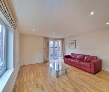 2 bedroom flat to rent - Photo 3