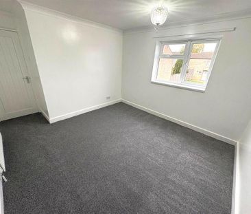 4 bedroom end of terrace house to rent - Photo 3