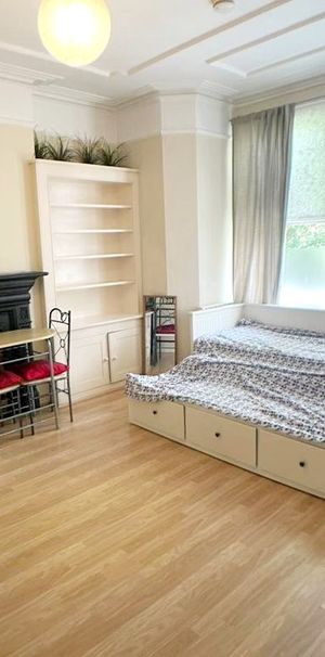 Church Lane, N8 7BU, Crouch End - Photo 1