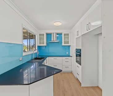 FRESH NEW LOOK! 3-BEDROOM HOME IN A CONVENIENT NERANG LOCATION - Photo 5