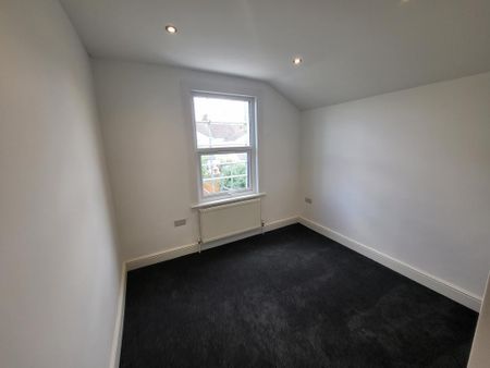 4 bedroom terraced house to rent - Photo 4
