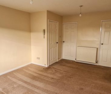 2 bedroom Flat To Let - Photo 1
