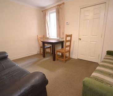 Clarendon Road, Reading, RG6 - Photo 3