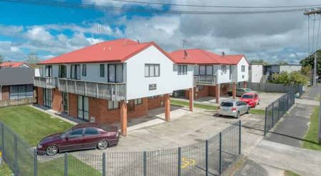 Prime Location in Hillcrest – Cozy Unit for Professionals & Students - Photo 3