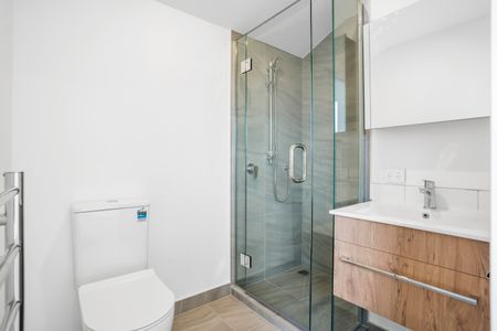 Modern Luxury - Unbeatable Location - Photo 3