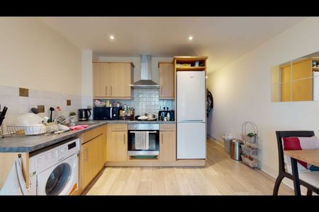 2 Bed Flat, Ridley Road, SW19 - Photo 3