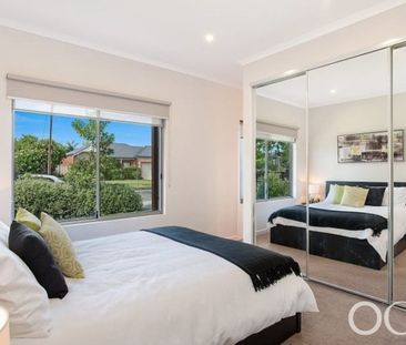 Open the Door to Effortless Style - Photo 2