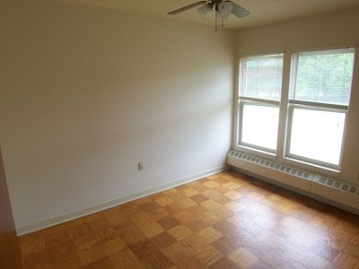 3BR Townhouse w/storage garage and fence - Photo 4