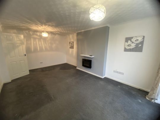 Woodfield Road, Goole - Photo 1