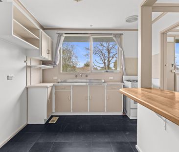 8 Bowral Court, Bundoora VIC 3083 - House For Rent | Domain - Photo 3