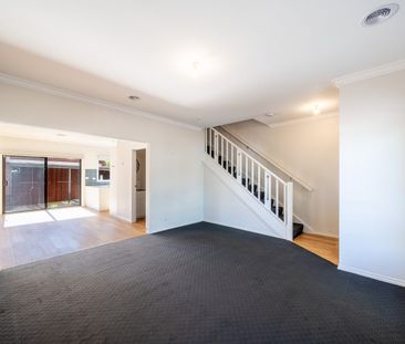 Kensington convenience! - Photo 1