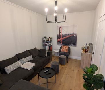 For Lease - 206 Bathurst Street, Toronto, Ontario - Photo 2