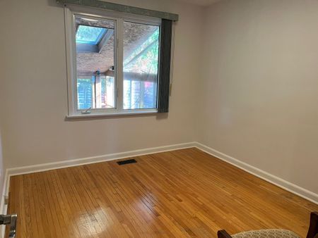 For Lease - 19 Budea. Upper Unit Crescent, Toronto, Ontario - Photo 3