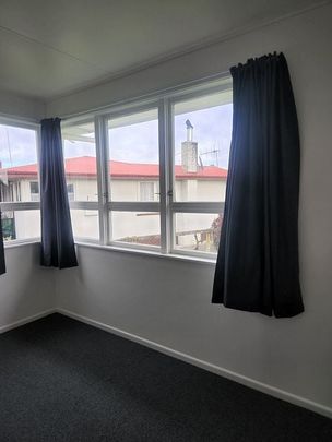 Tidy 3 bedroom family friendly house - Photo 1