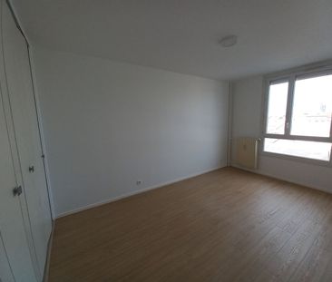 Location Appartement 3 pièces 70m² - Photo 2