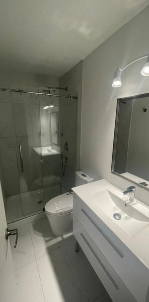 Vancouver | Private room | 677720 | ensuite bedroom next to the Inter River Park - Photo 2