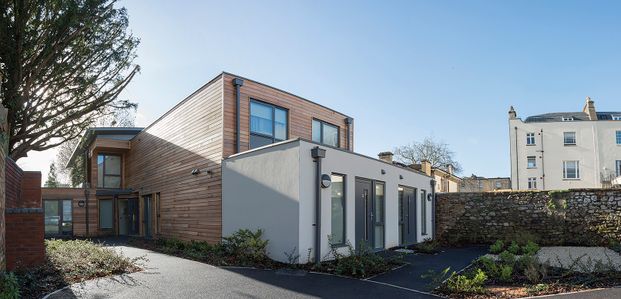 Tyndalls Park Road Room 1 - Photo 1