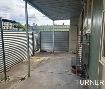“2 Bedroom unit in convenient location” - Photo 6