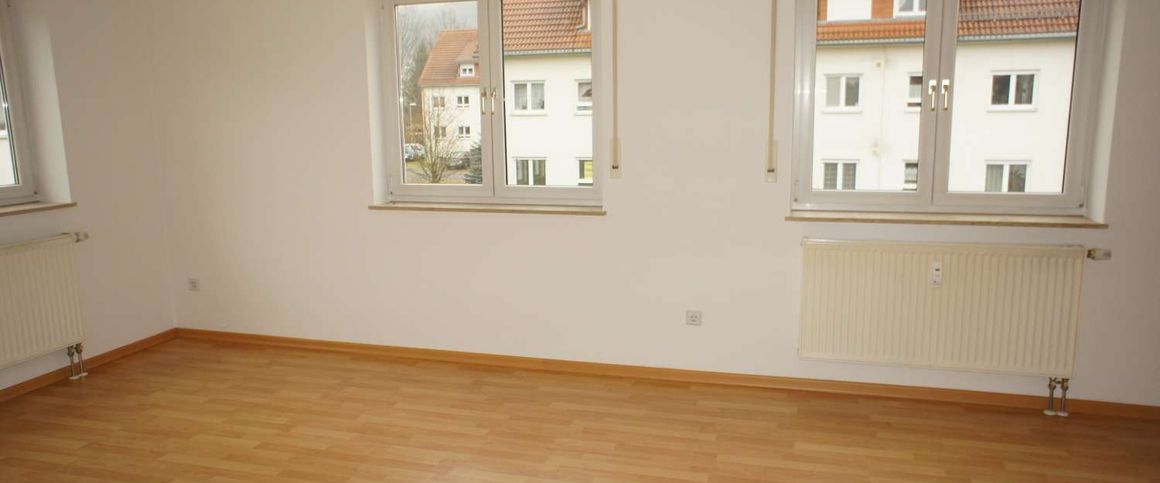 EBK Abkauf mögl. ! 1.OG - Bad mit Fenster -großer Balkon !!! frei ab 1.5.25 - Photo 1