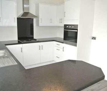 Ivy Avenue, Blackpool, FY4 - Photo 2