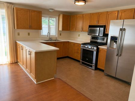 For Lease - 29 Irwin Drive Unit# Upper, Barrie, Ontario - Photo 4