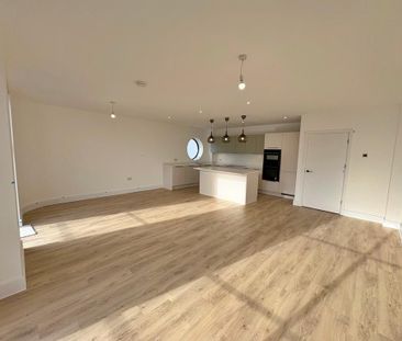 2 bedroom penthouse to rent - Photo 1