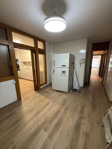 4 room luxury Flat for rent in Valencia, Spain - Photo 5