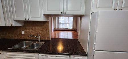 307-2024 Fullerton Ave., North Vancouver, Bc - Photo 3