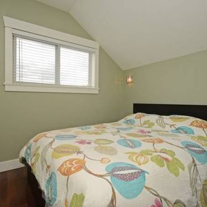 Vancouver Grandview 2 Bedrooms Suite for Rent - Photo 2