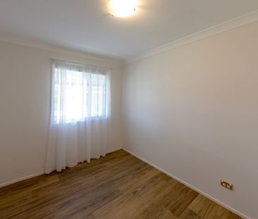 Lovely Renovated Three Bedroom Home, Bonus, Water is Included in Rent - Photo 5