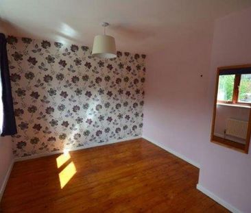 2 bedroom semi-detached house to rent - Photo 2