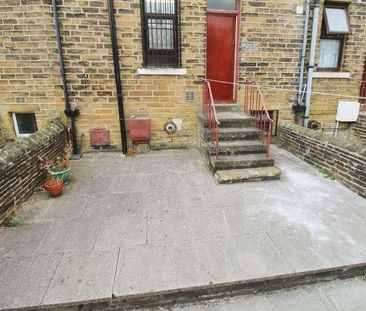 Bartle Place Bradford, BD7 - Photo 5