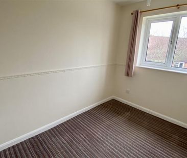 2 bedroom semi-detached house to rent - Photo 3