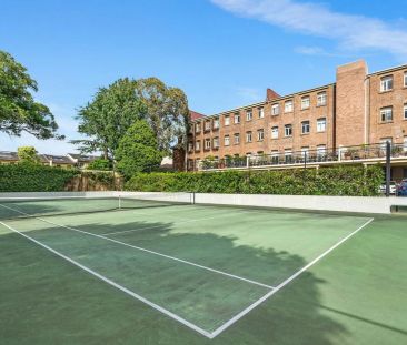 Renovated North Facing Apartment in Famed Warehouse Conversion - Photo 6