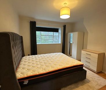 2 Bed Flat, Holm Oak Mews, SW4 - Photo 3